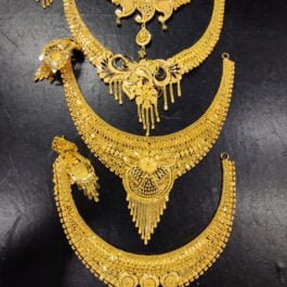 Elegant Gold Necklace